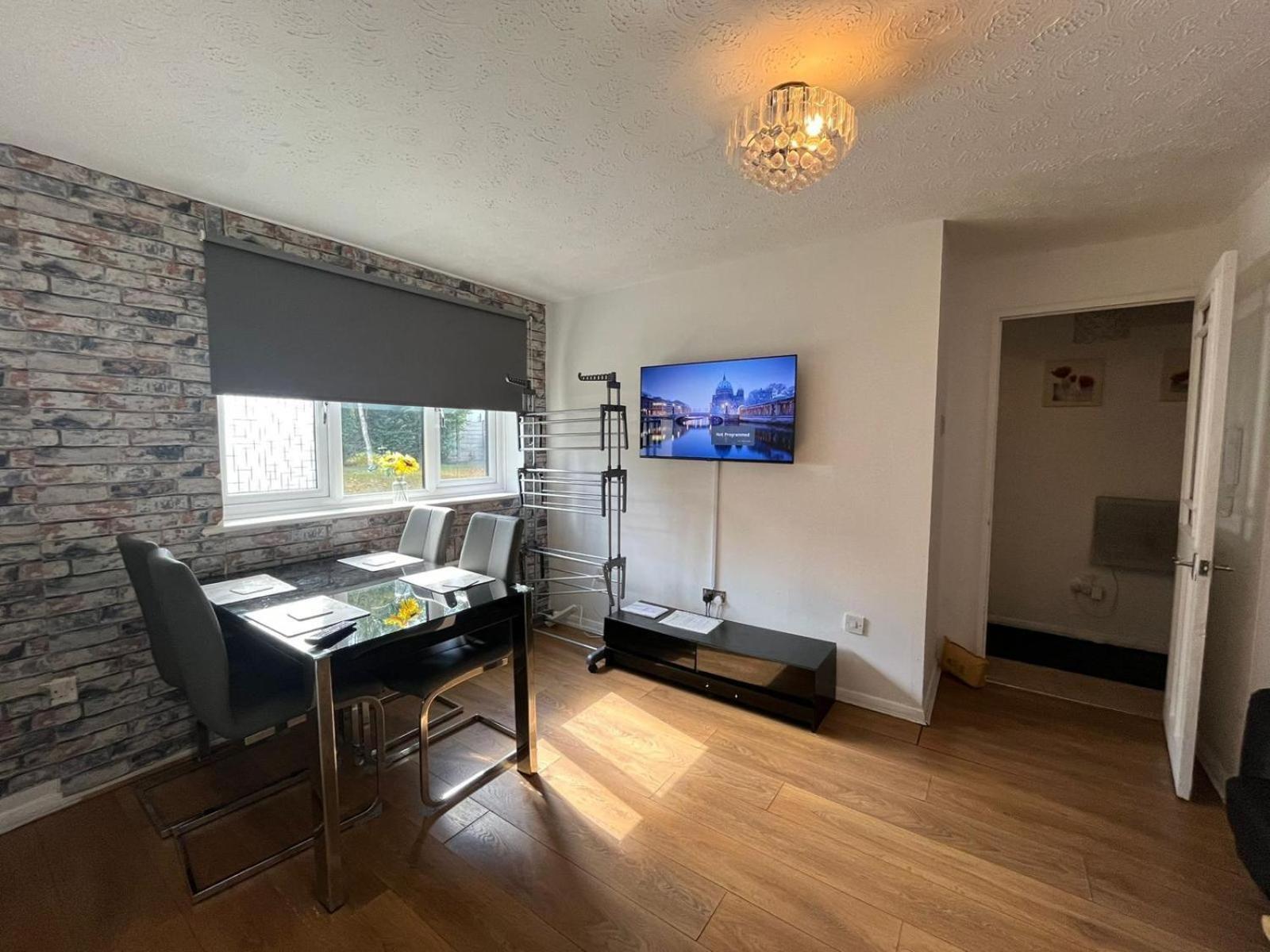 Stunning 1 Bedroom Apartment In Dagenham Eksteriør billede